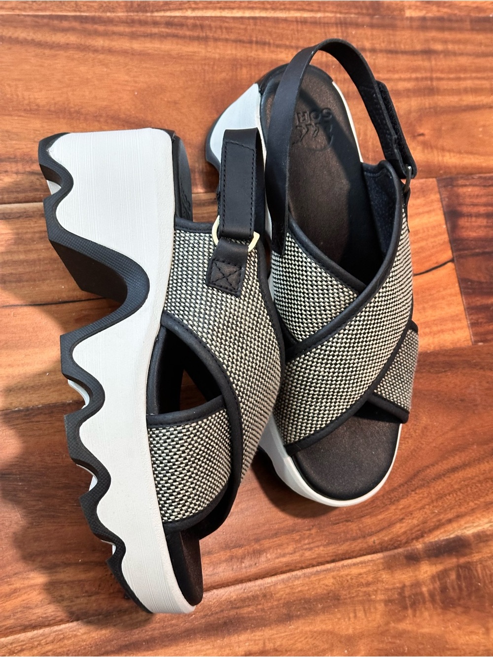 Kinetic Aura Slingback TXT Woven Platform Sandals - Picture 3 of 8